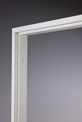 Valkoinen karmi tiivisteellä 42mmx92 mm huulletuille ovilevyille